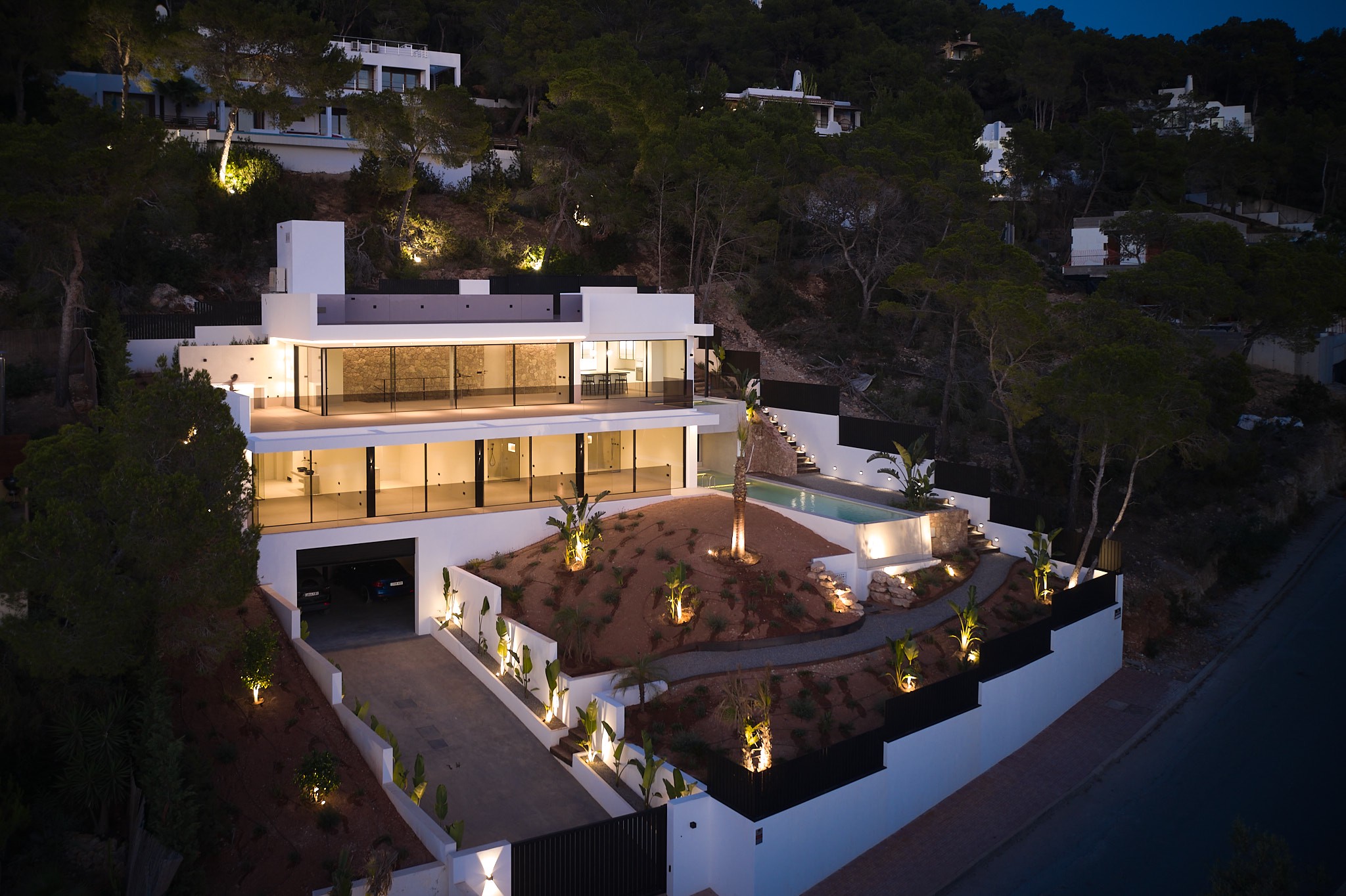 Nueva villa con piscina en cascada y vistas a la puesta de sol - 15