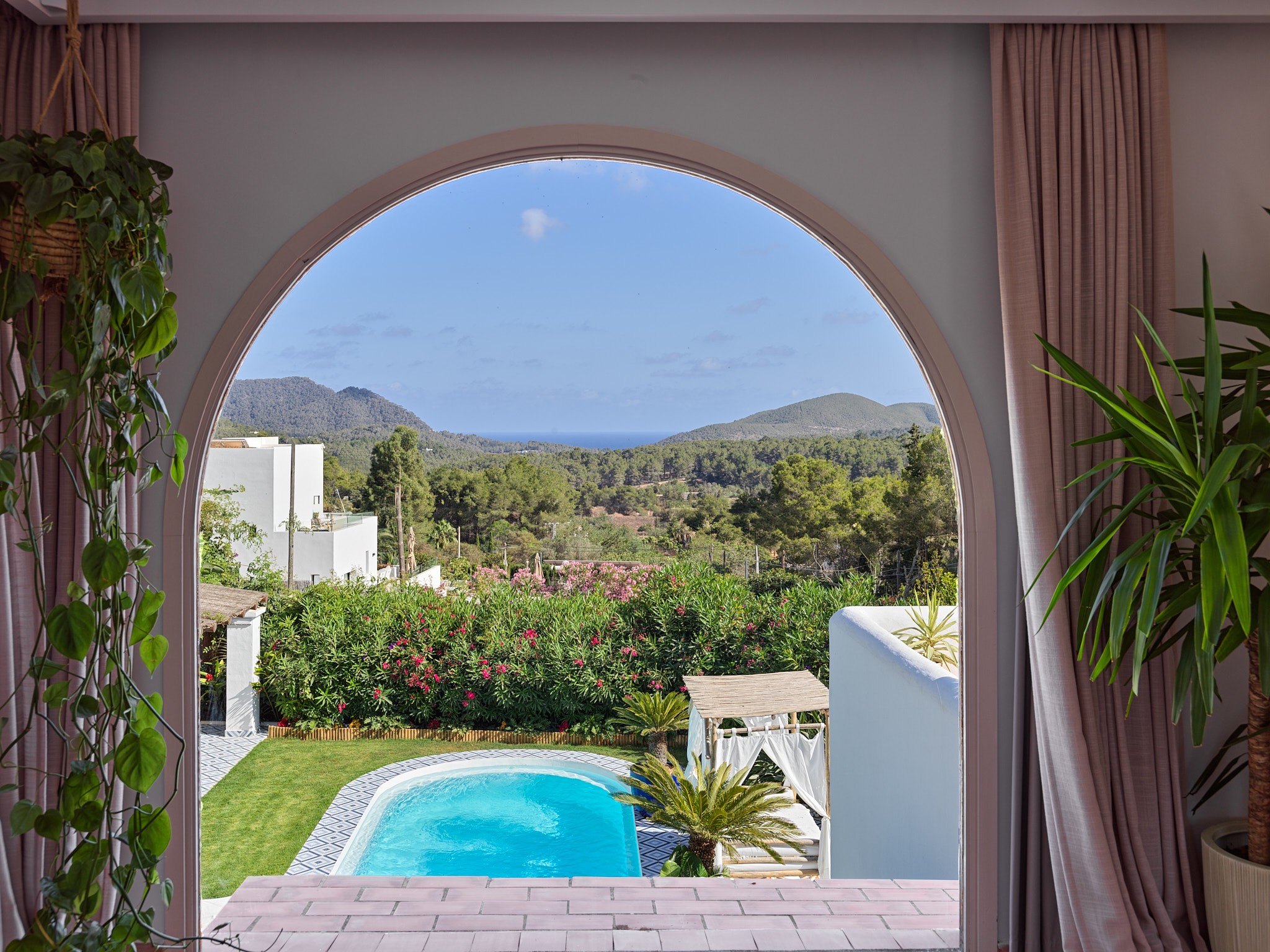 Renovierte Villa in ruhiger Lage mit Meerblick - 2