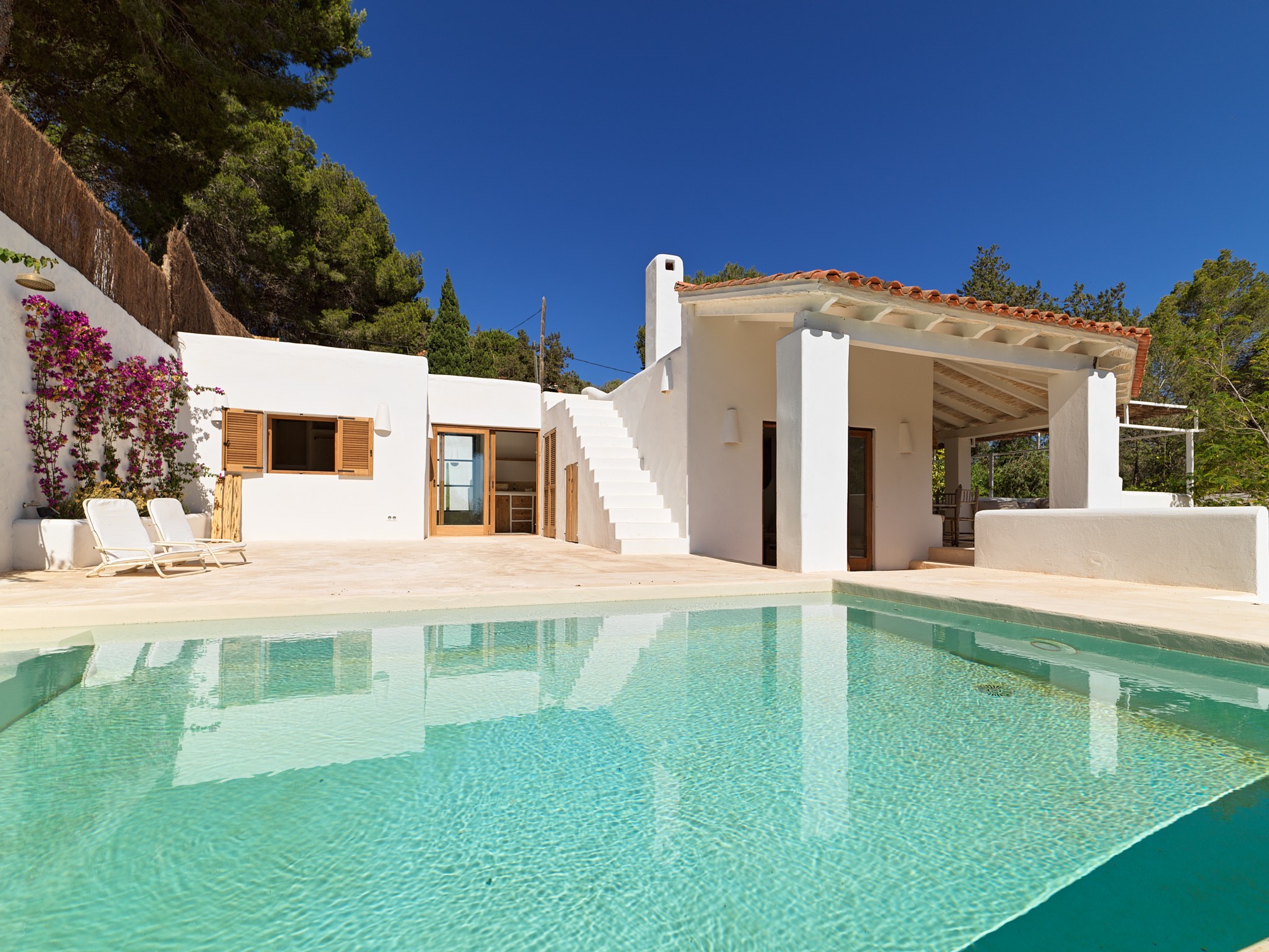 Casa recientemente renovada con mucho estilo en ubicación tranquila y entorno campestre - 1