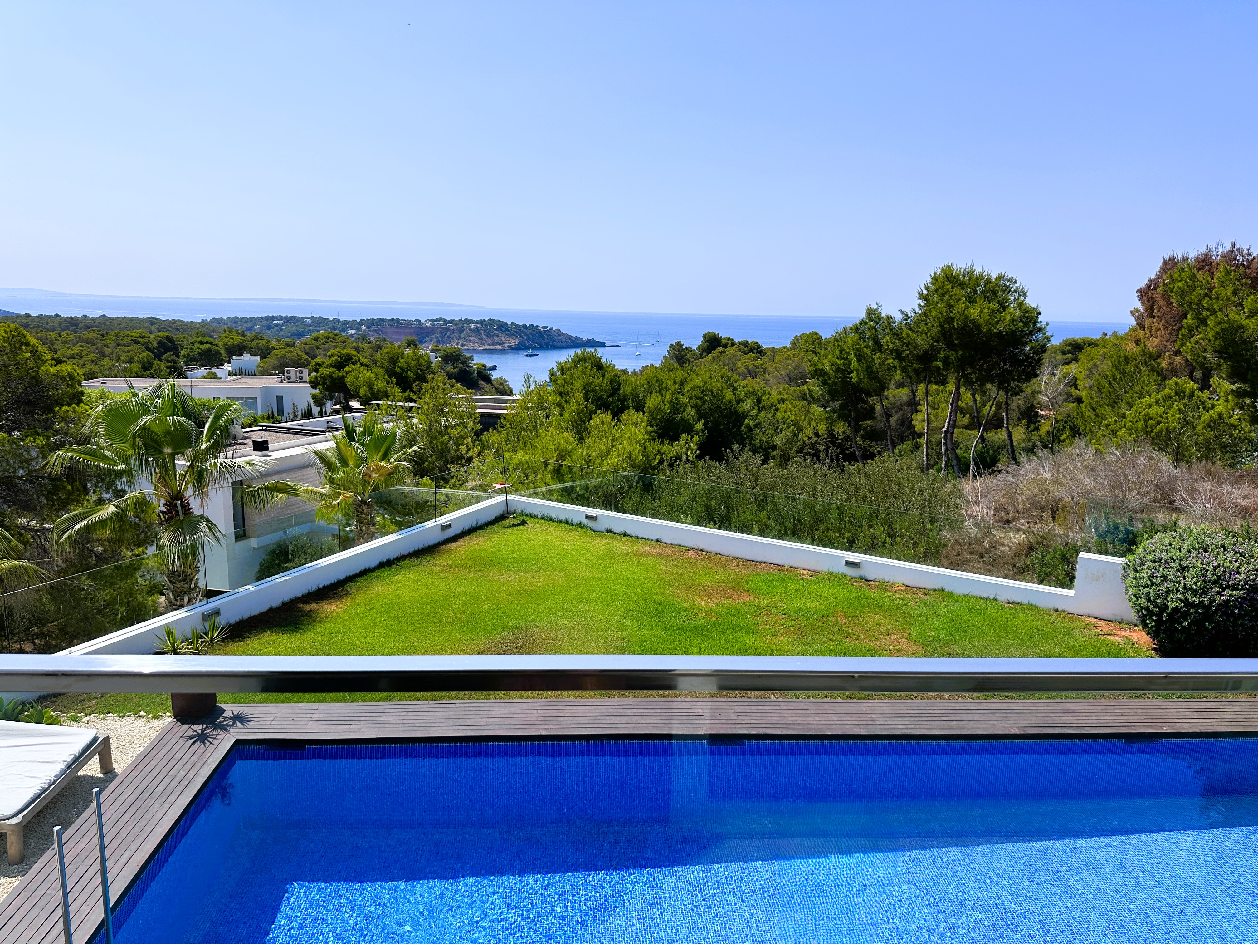 Luxuriöse Villa mit Vermietungslizenz beeindruckendem Meerblick - 4