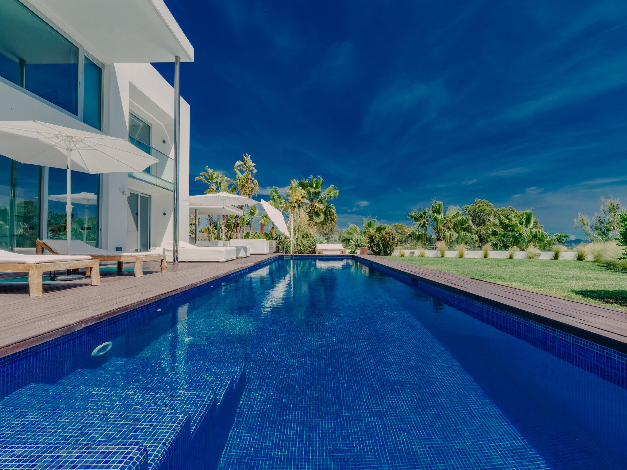 Luxurious Villa with rental licence and impressive sea views - 3