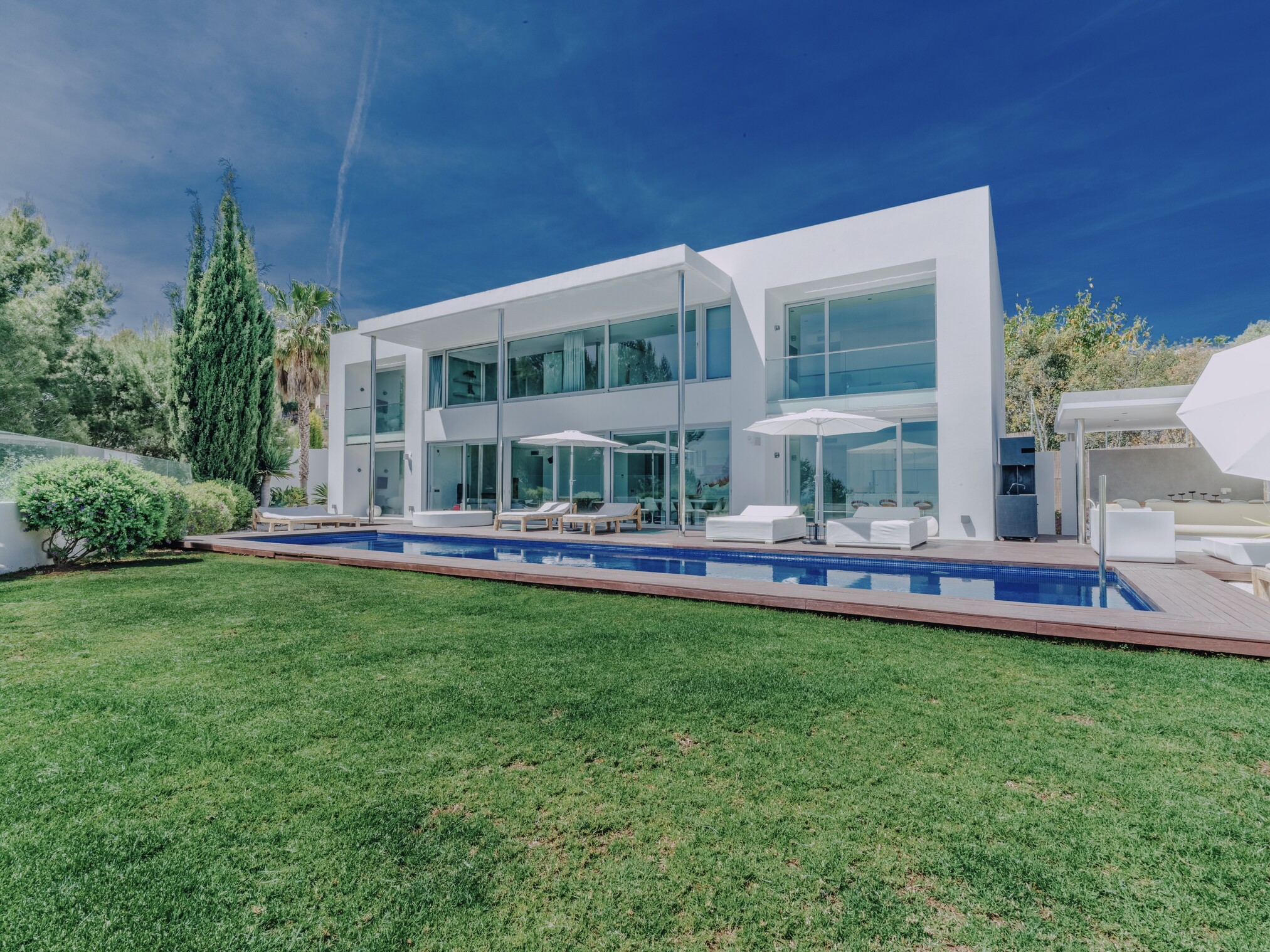 Luxurious Villa with rental licence and impressive sea views - 2