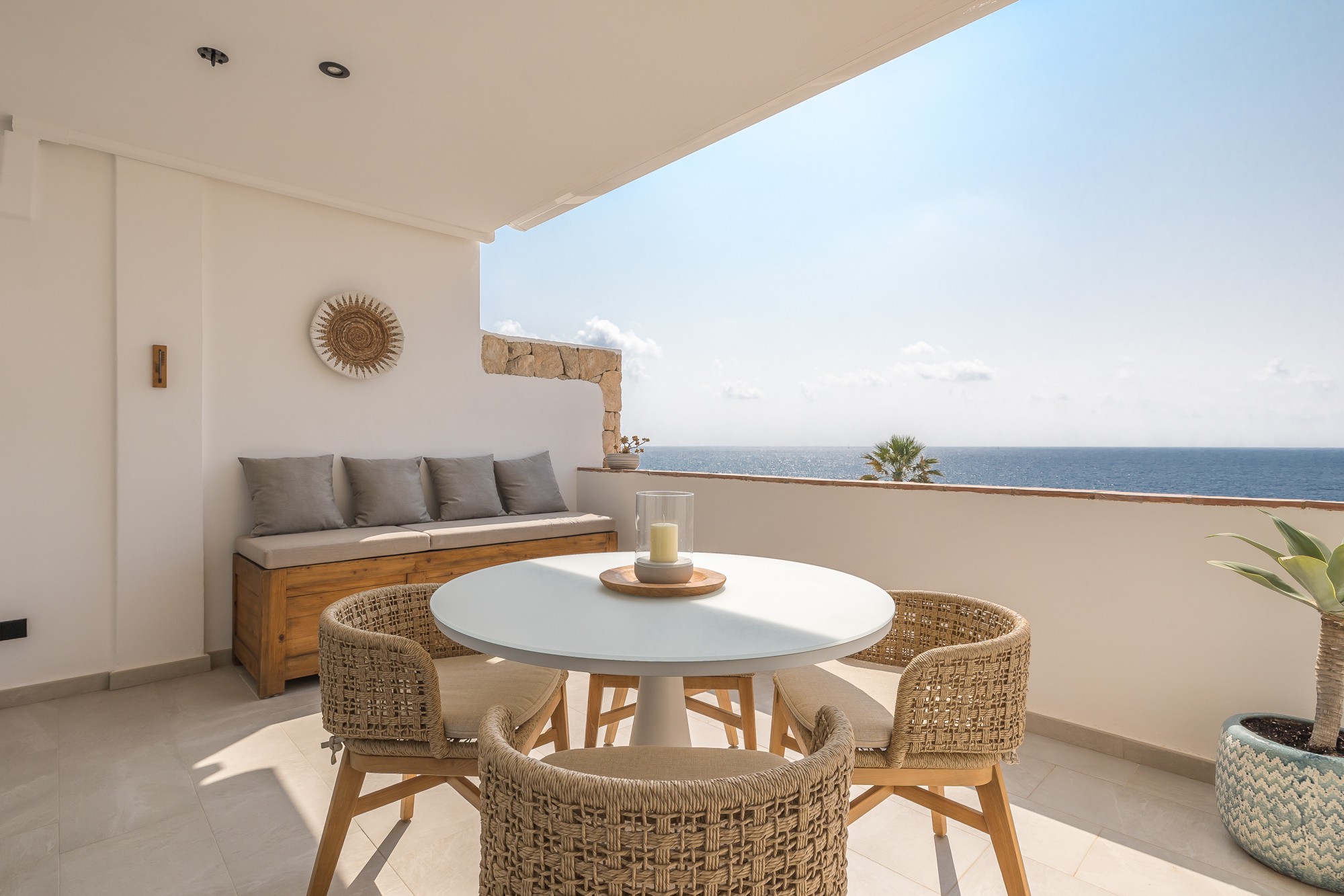 Newly renovated flat with stunning sea views - 2