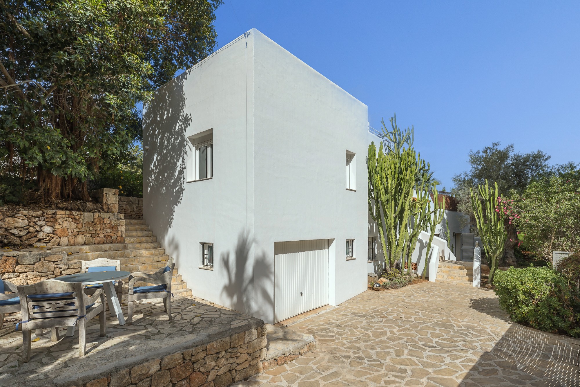 Villa with touristic rental licence and open views - 33