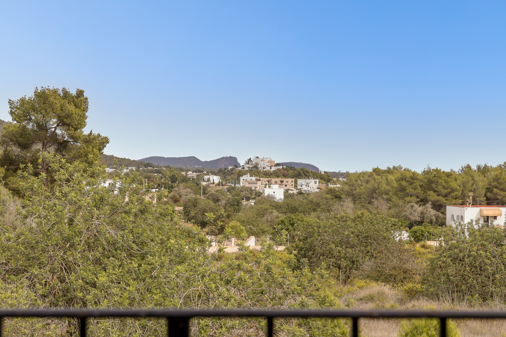 Finca mit Vermietungslizenz und offenem Blick - 3