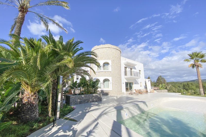 Stately mansion with large garden and rental licence - 2