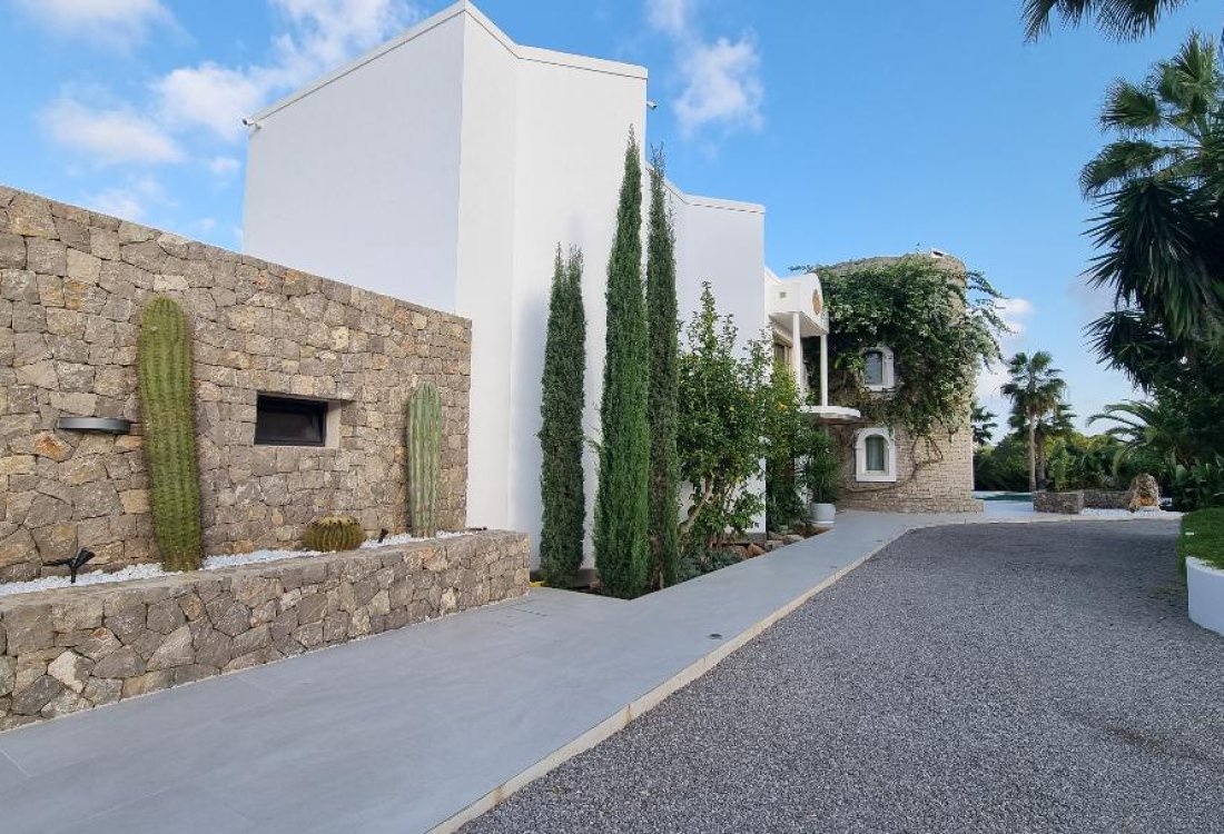 Stately mansion with large garden and rental licence - 30