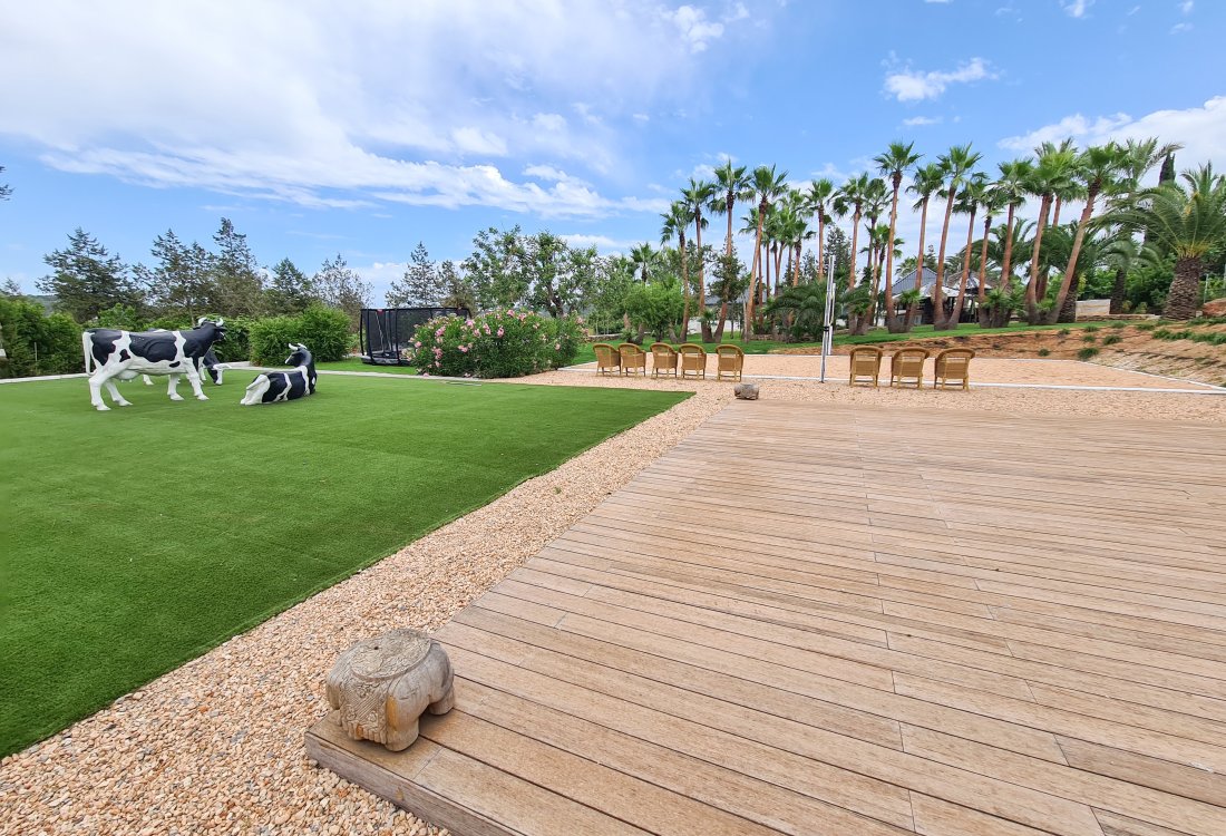 Stately mansion with large garden and rental licence - 27