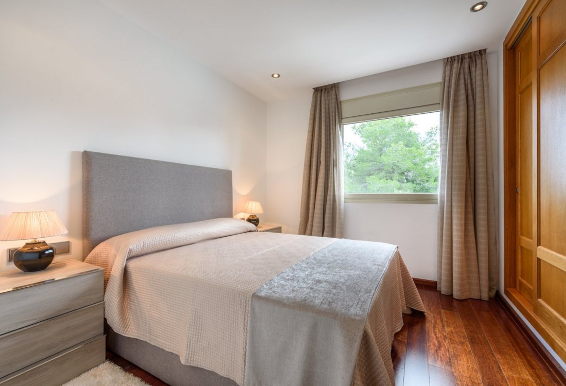 Stately mansion with large garden and rental licence - 15