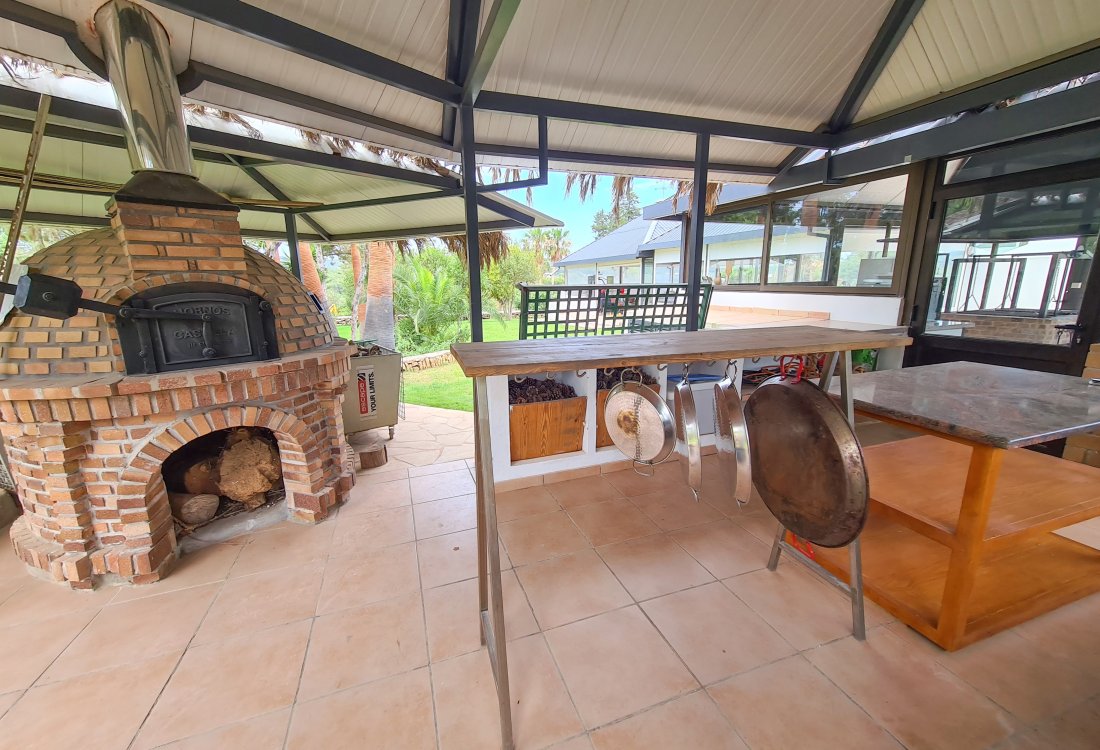 Stately mansion with large garden and rental licence - 25