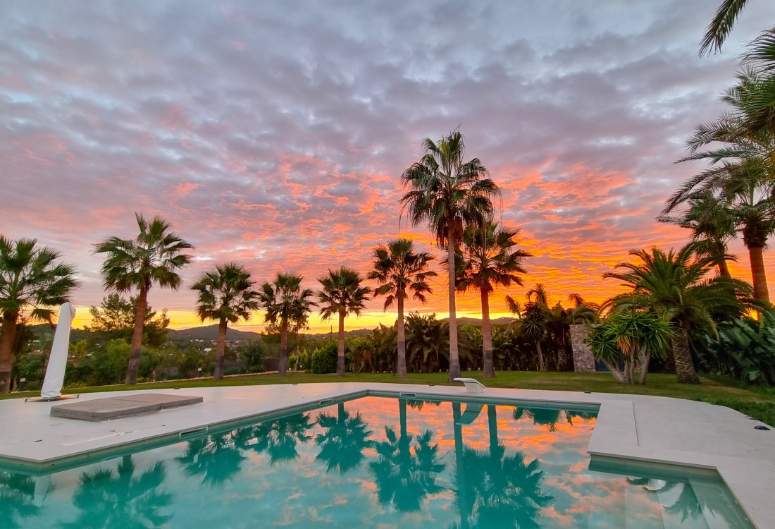 Stately mansion with large garden and rental licence - 4