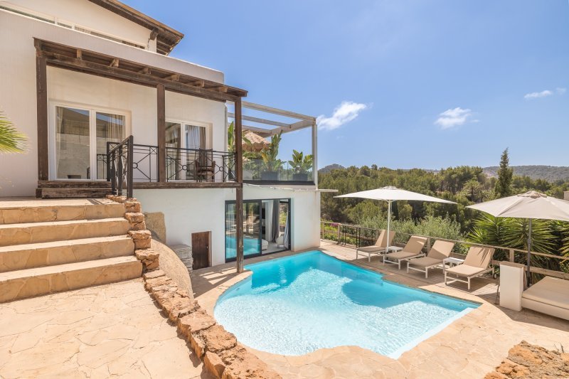 Villa mit Vermietungslizenz und Meerblick - 1