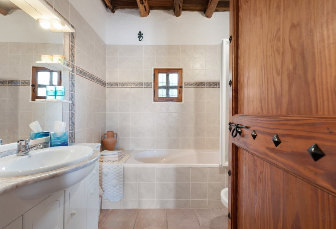 Traditional finca with panoramic views - 11