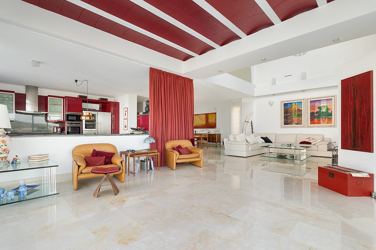 Außergewöhnliche Villa auf mehreren Ebenen mit Panoramablick über Santa Eulària und das Meer - 5