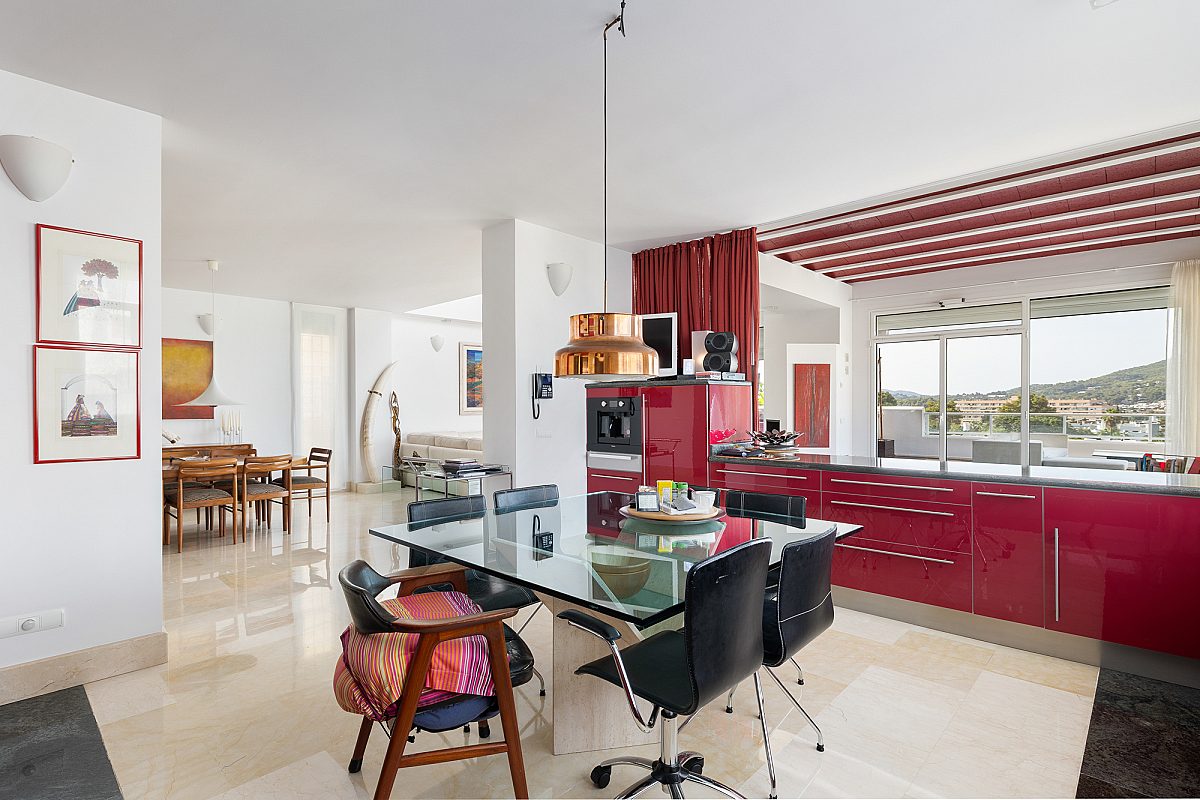 Außergewöhnliche Villa auf mehreren Ebenen mit Panoramablick über Santa Eulària und das Meer - 6
