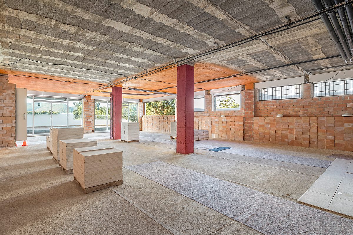Außergewöhnliche Villa auf mehreren Ebenen mit Panoramablick über Santa Eulària und das Meer - 27