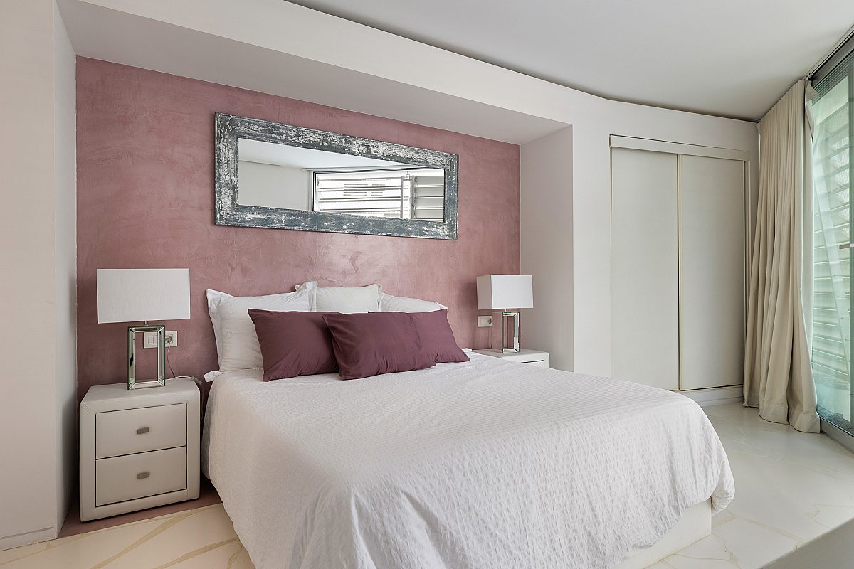 Move-in ready apartment with generous living space - 9