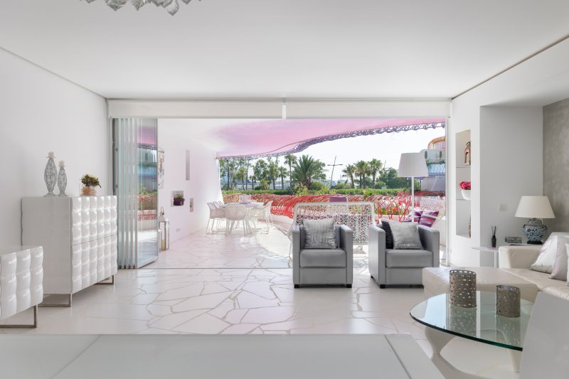Move-in ready apartment with generous living space - 4