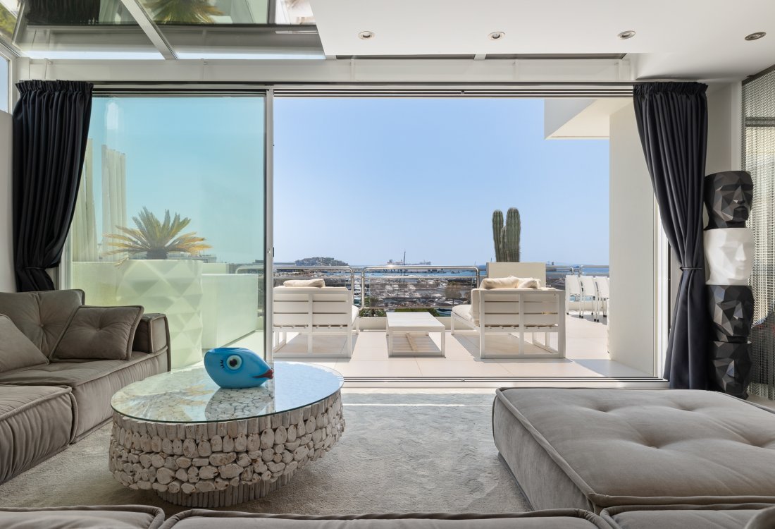 Exklusiv und luxuriös renoviertes Duplex-Penthouse - 10