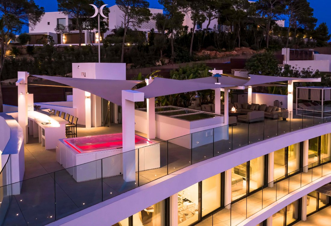 Modern luxury villa with exceptional design and panoramic views - 17