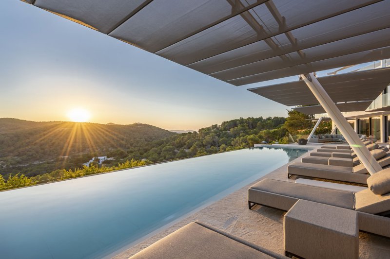 Modern luxury villa with exceptional design and panoramic views - 2