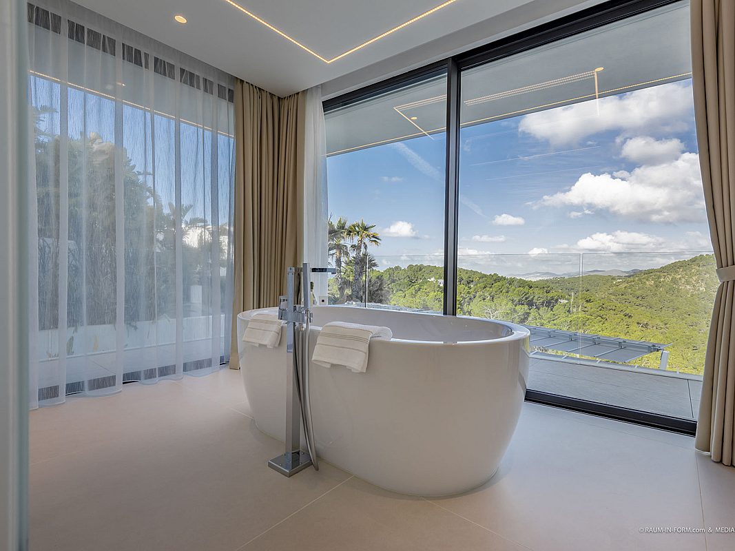 Modern luxury villa with exceptional design and panoramic views - 11