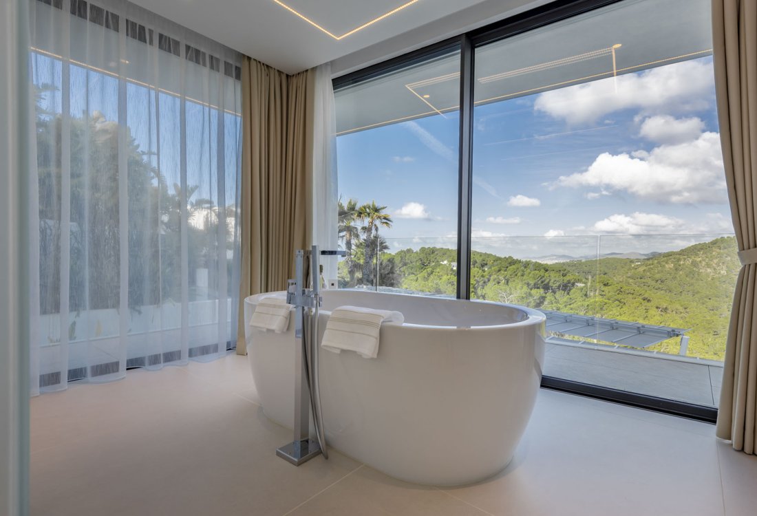 Modern luxury villa with exceptional design and panoramic views - 11