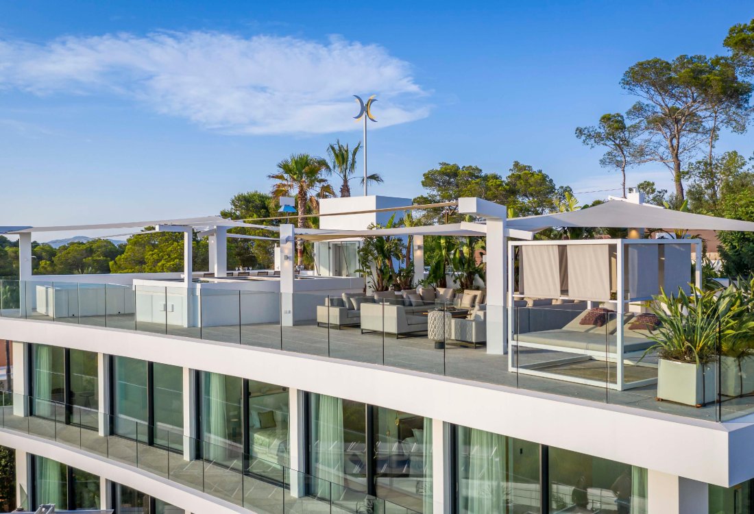 Modern luxury villa with exceptional design and panoramic views - 14