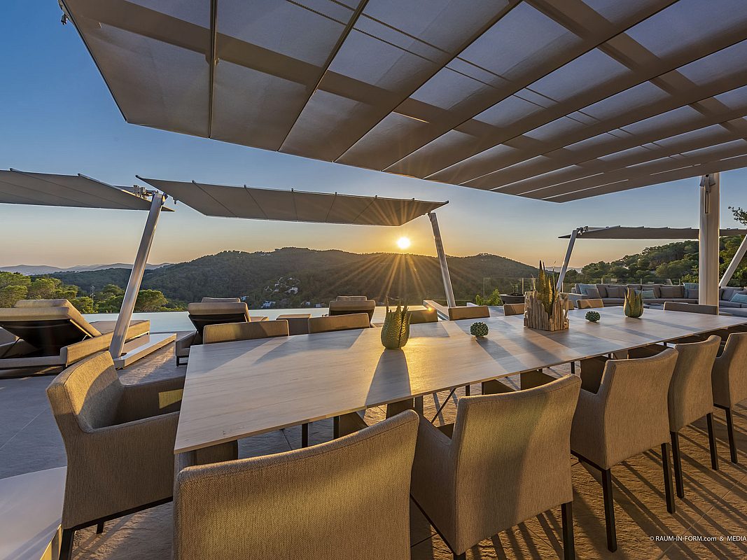Modern luxury villa with exceptional design and panoramic views - 16