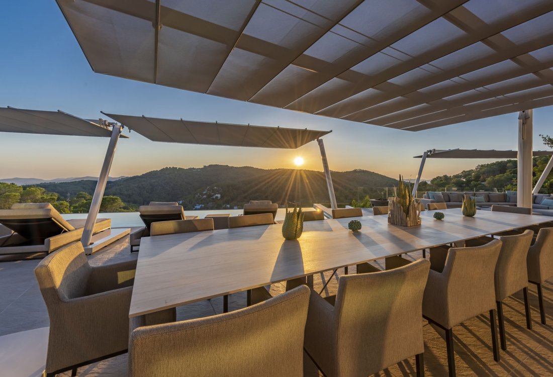 Modern luxury villa with exceptional design and panoramic views - 16