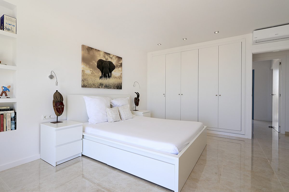Stylish terraced house on the seafront - 11