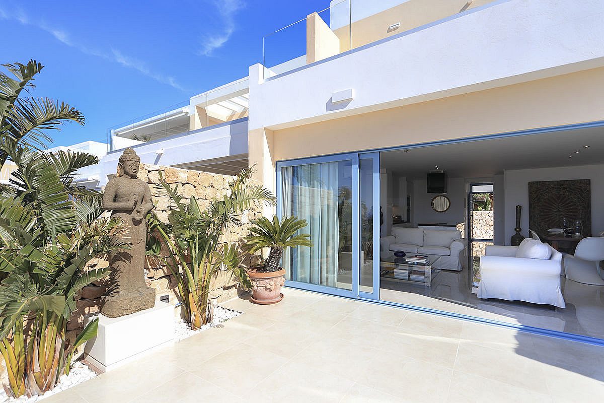 Stylish terraced house on the seafront - 17