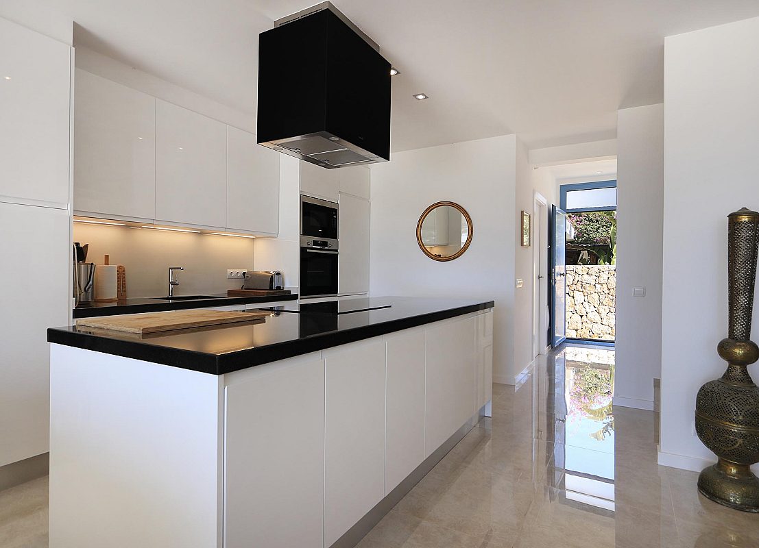 Stylish terraced house on the seafront - 9