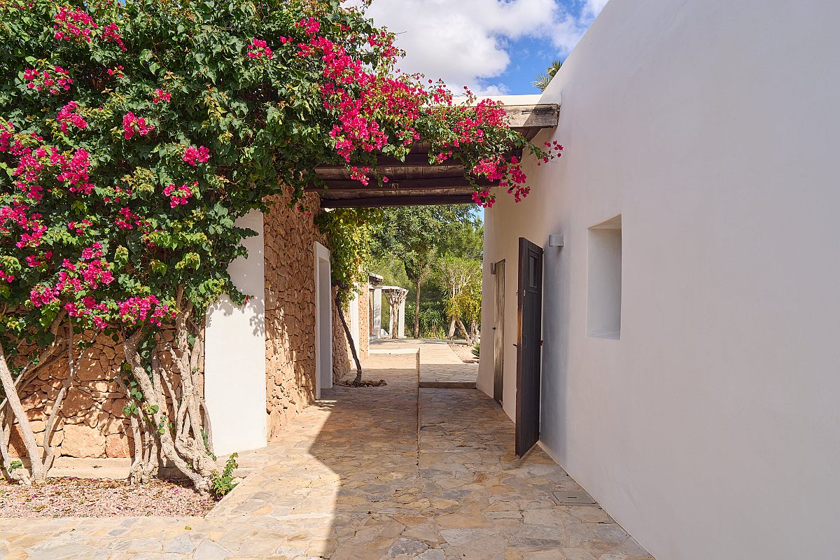 Elegant Finca with rental licence and expansive valley views - 21
