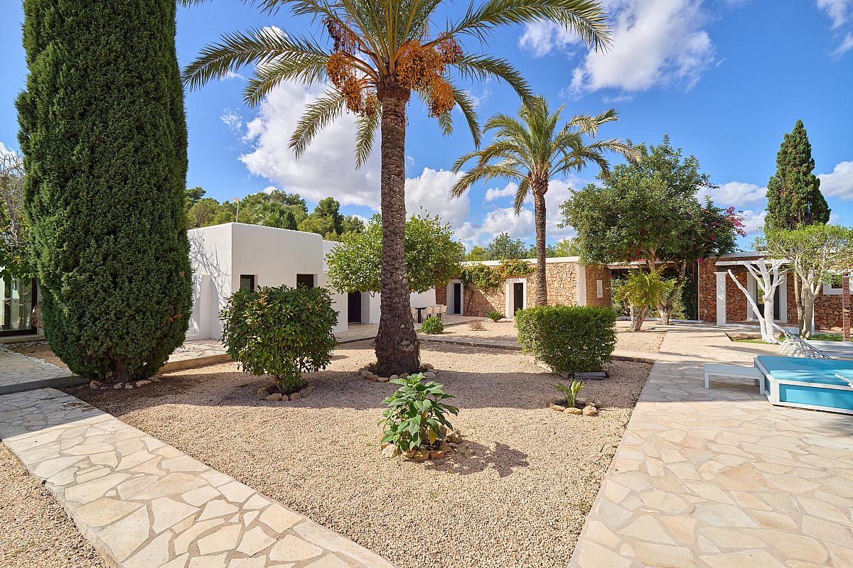 Elegant Finca with rental licence and expansive valley views - 26