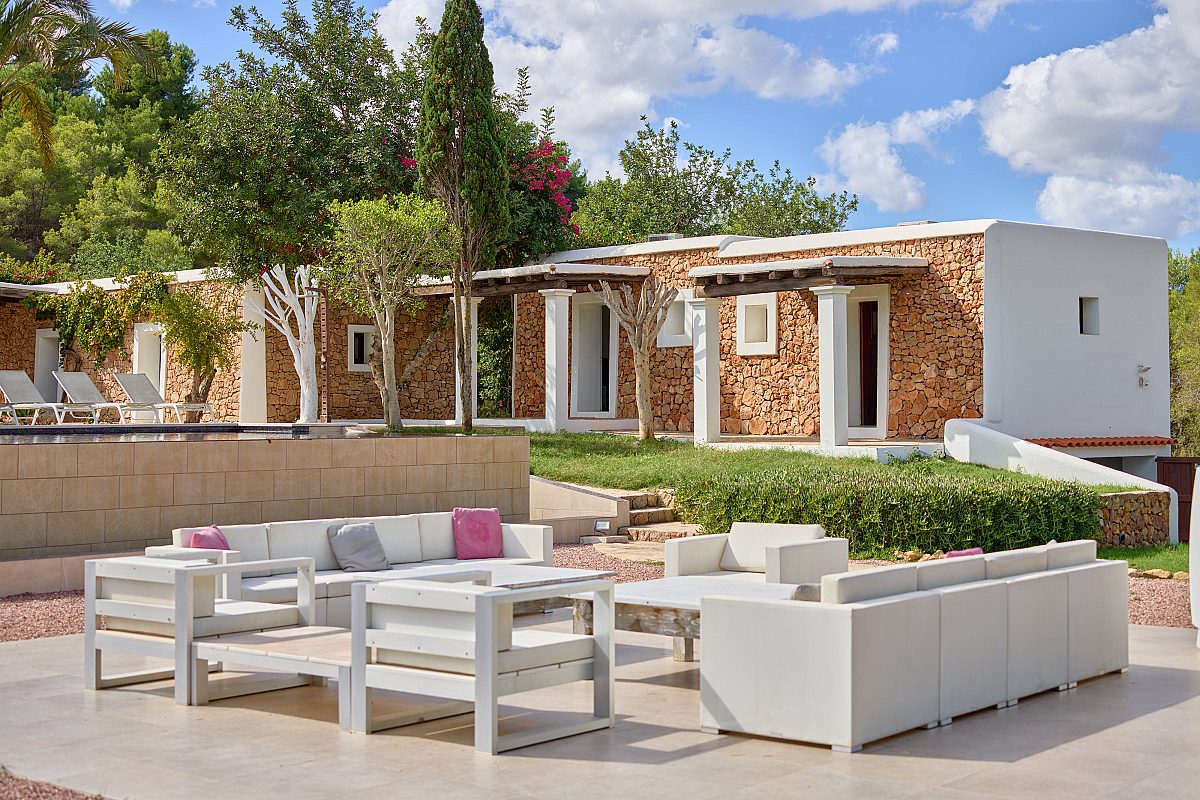 Elegant Finca with rental licence and expansive valley views - 33
