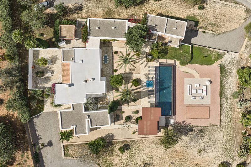 Elegant Finca with rental licence and expansive valley views - 2