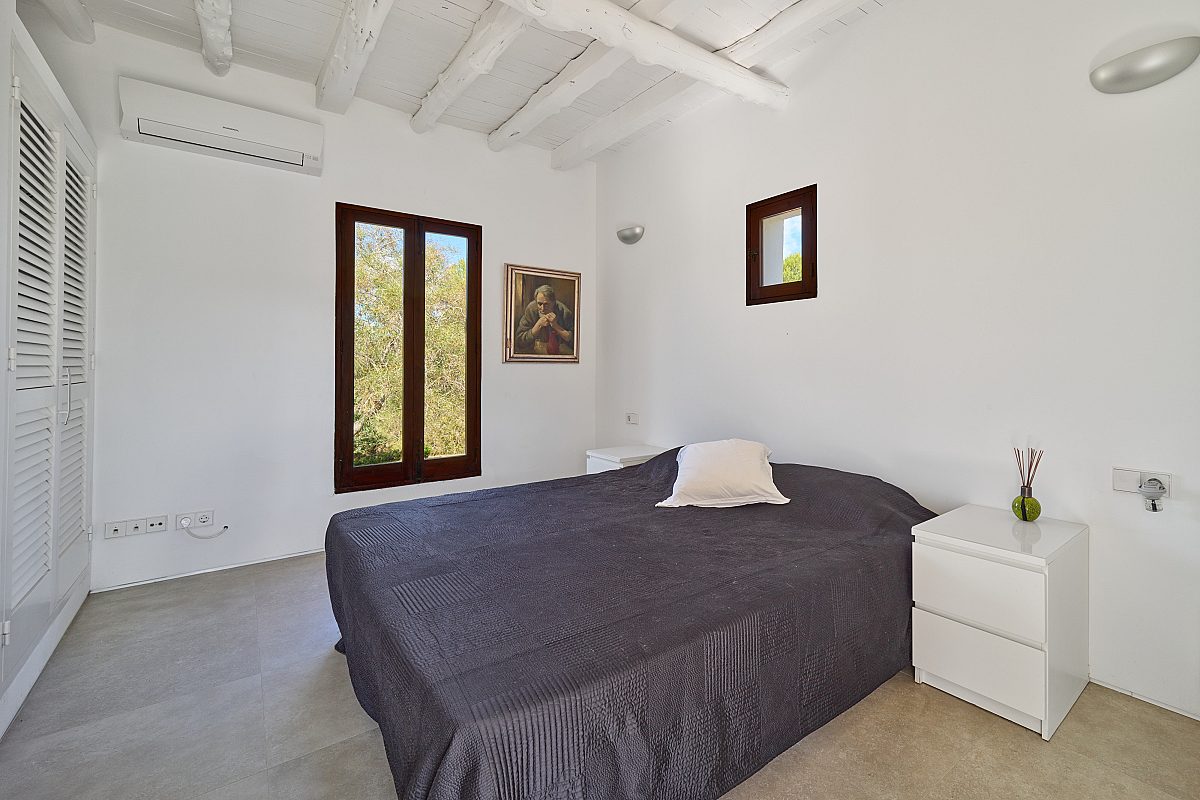 Elegant Finca with rental licence and expansive valley views - 19