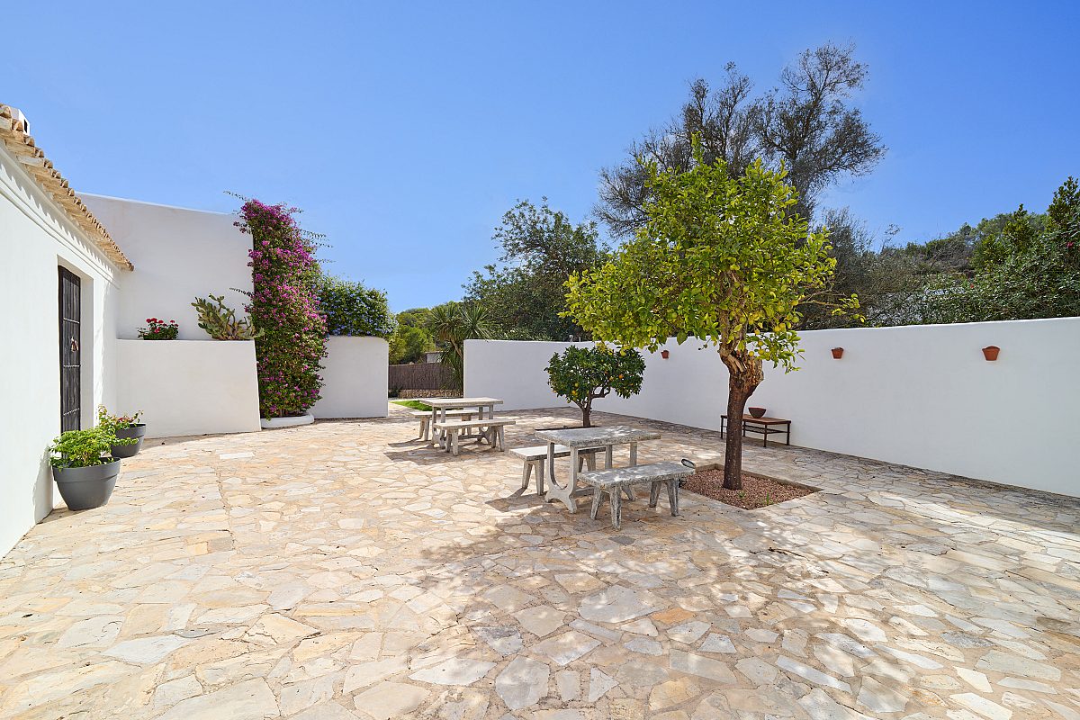 Elegant Finca with rental licence and expansive valley views - 23