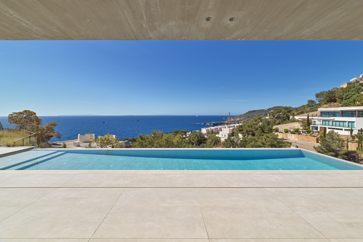 Villa minimalista moderna con vistas panorámicas - 1