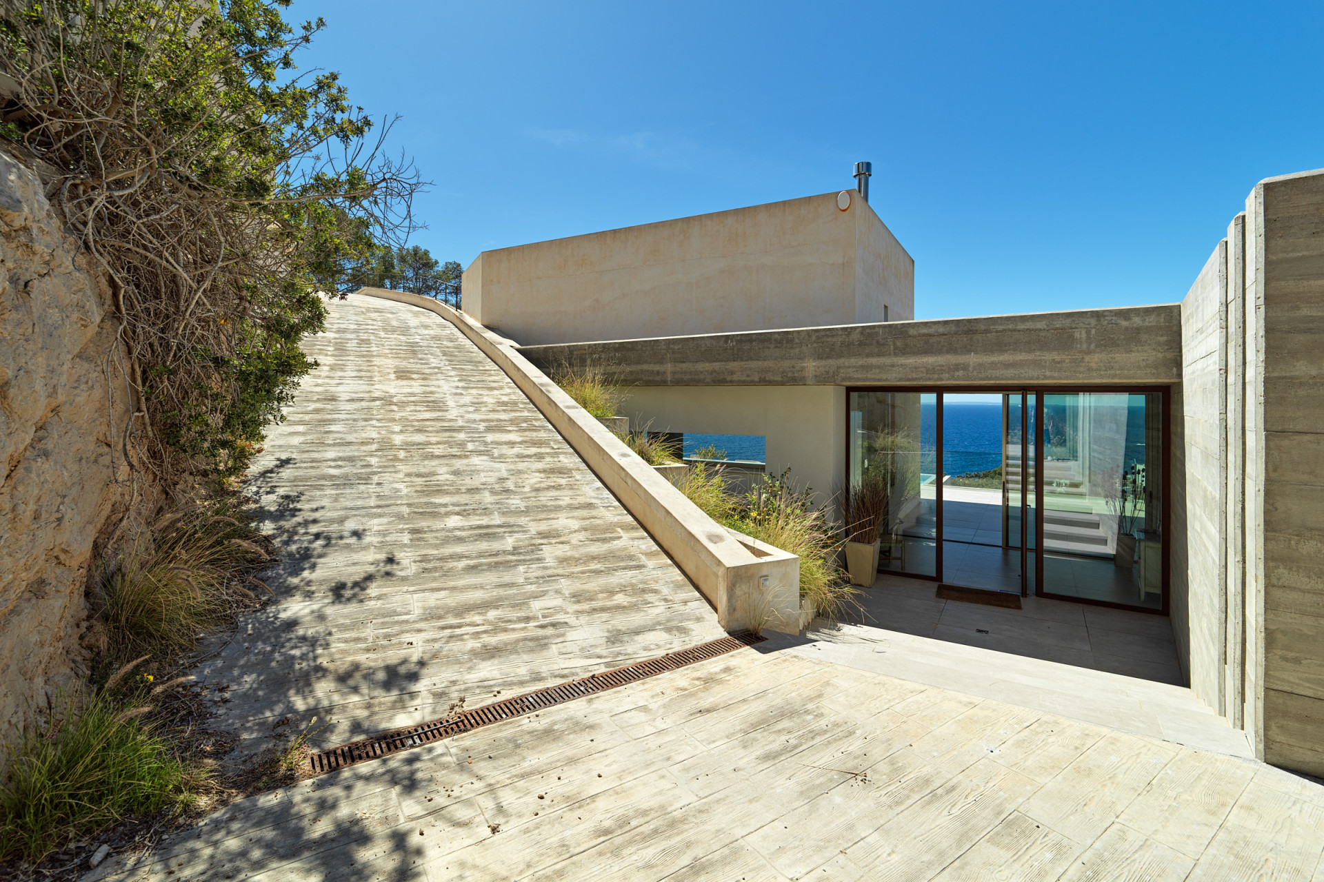 Villa minimalista moderna con vistas panorámicas - 21