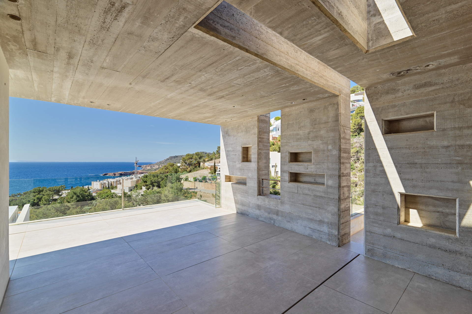 Villa minimalista moderna con vistas panorámicas - 20