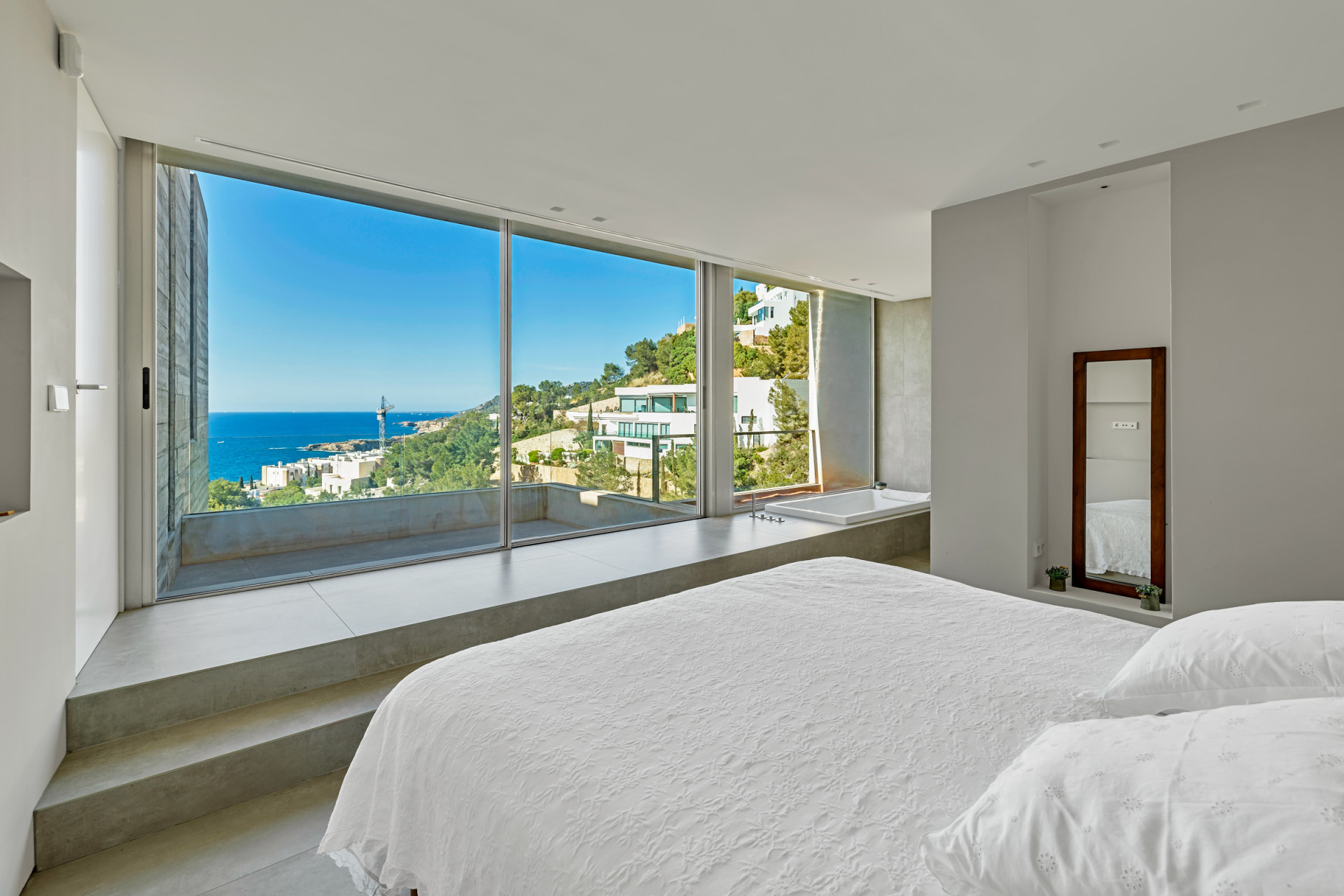 Villa minimalista moderna con vistas panorámicas - 8