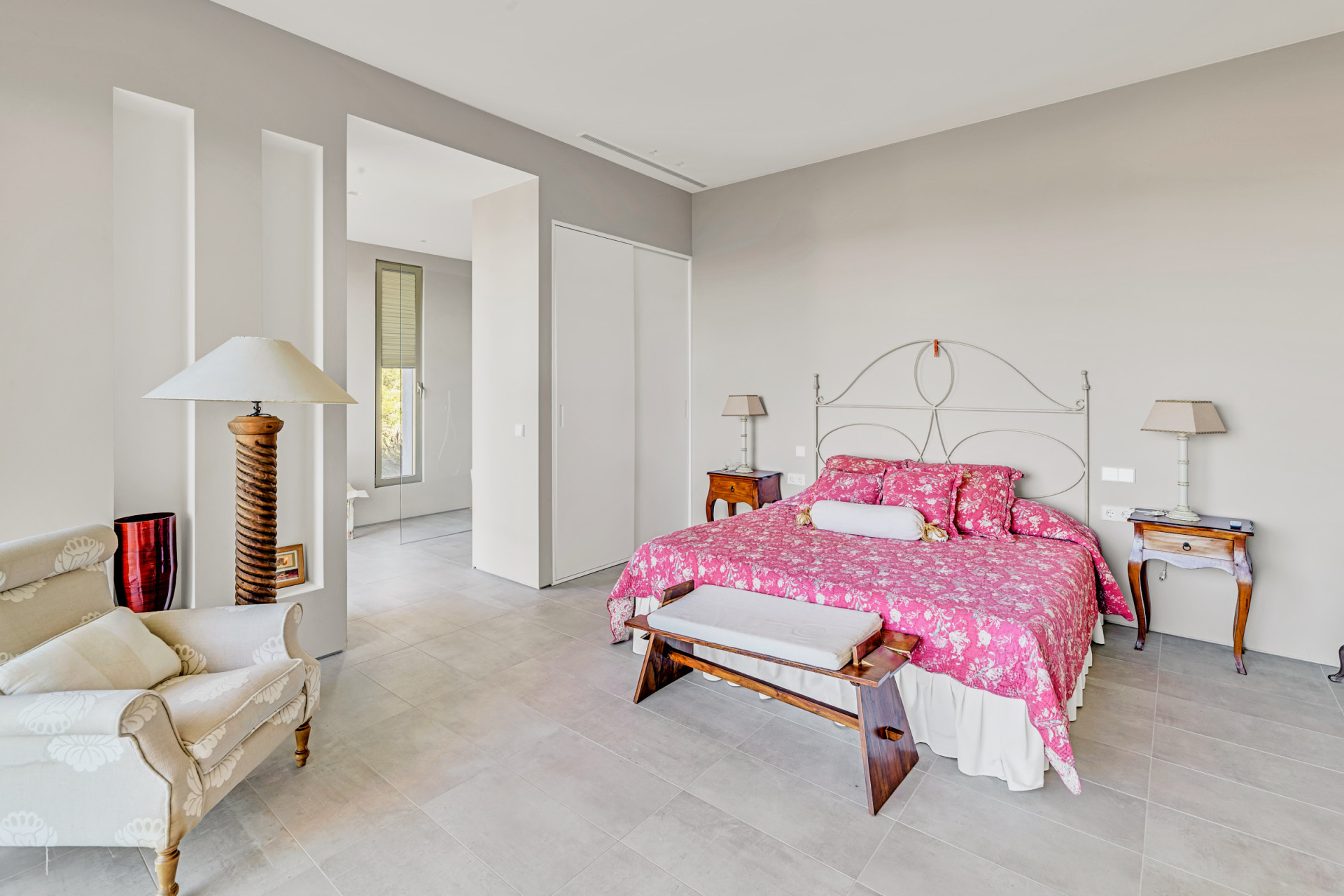 Villa minimalista moderna con vistas panorámicas - 11