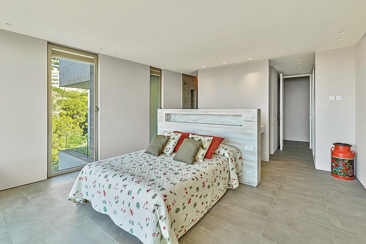 Villa minimalista moderna con vistas panorámicas - 14