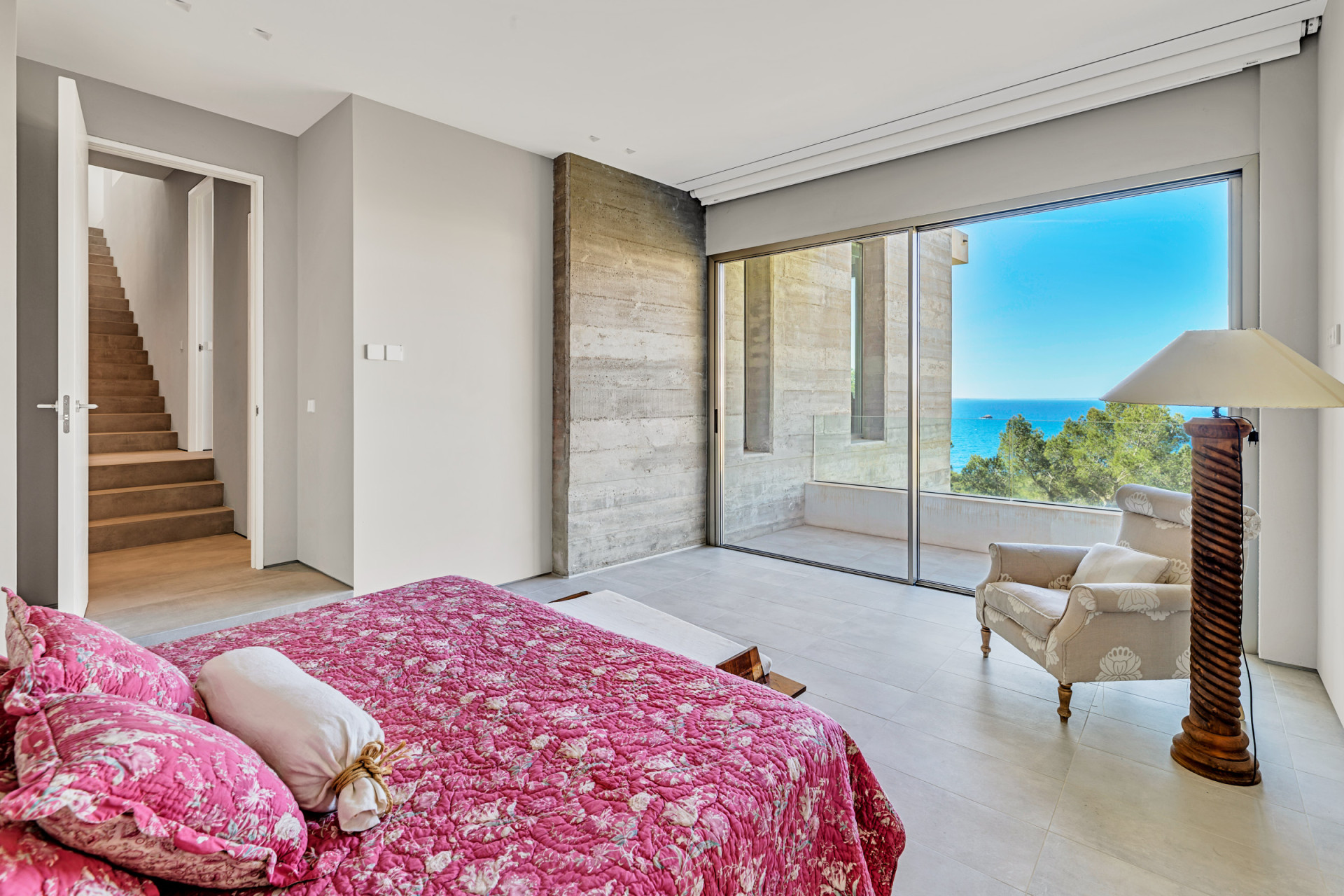 Villa minimalista moderna con vistas panorámicas - 10