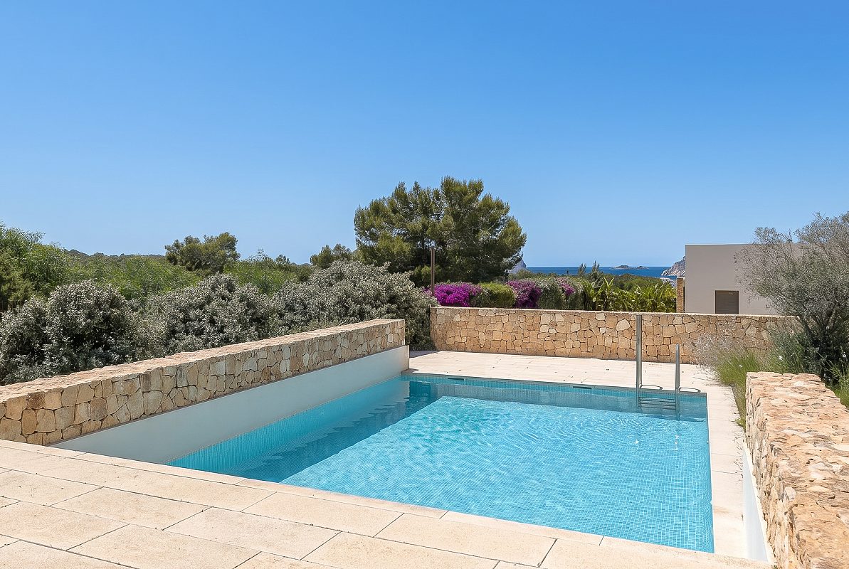 Contemporary new-build villa with private pool near the sea - 5