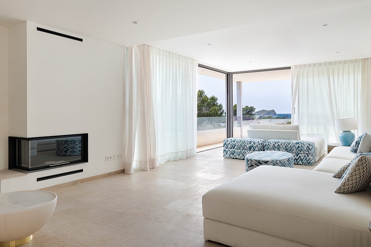 Contemporary new-build villa with private pool near the sea - 9