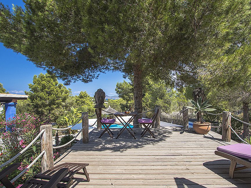 Casa mediterránea con vistas al mar y amplias terrazas - 10