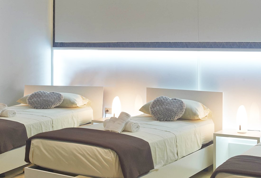 Luxurious villa in unique panoramic position - 16